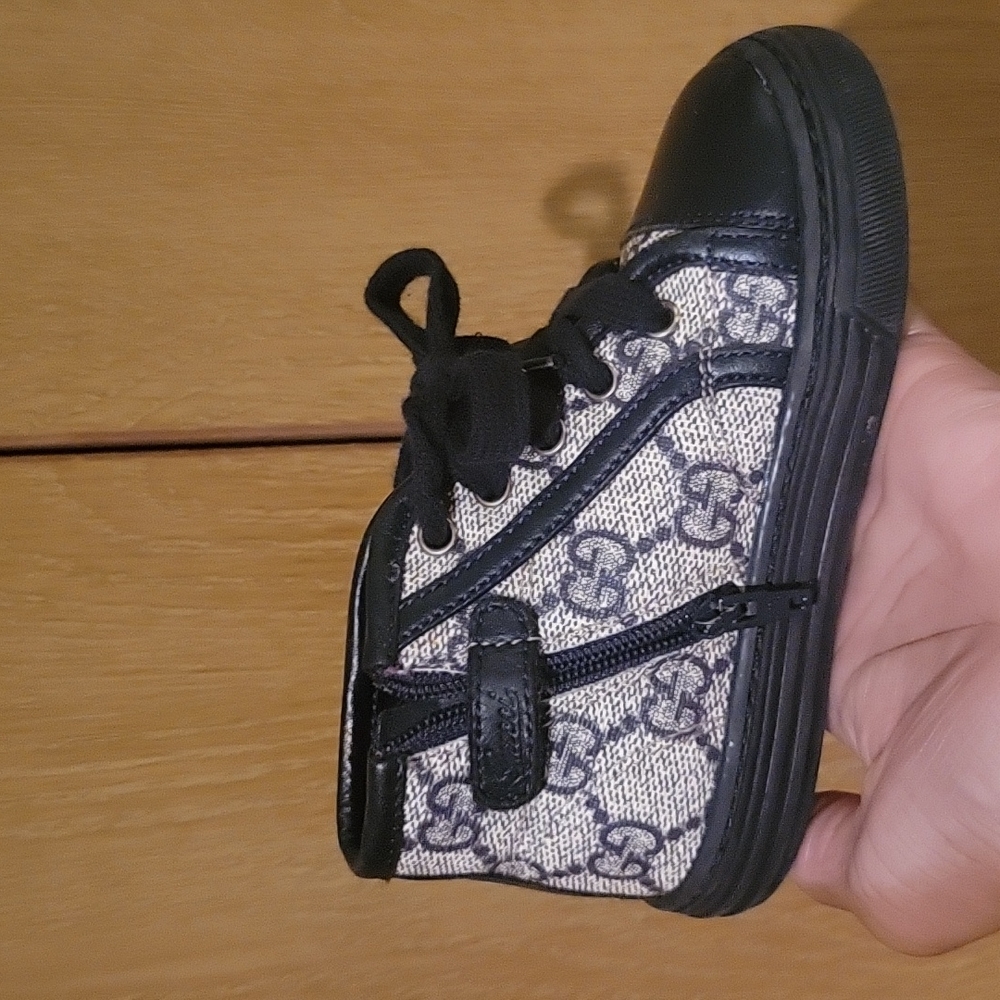 Gucci shoe